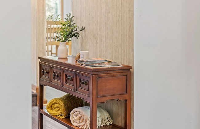 Harmony Ridge by Avantstay Large Deck w Hot Tub Forest Views - Photo 11