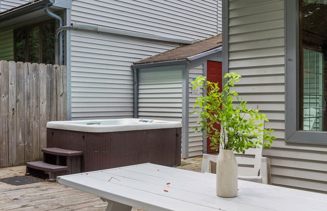 Harmony Ridge by Avantstay Large Deck w Hot Tub Forest Views - Photo 41