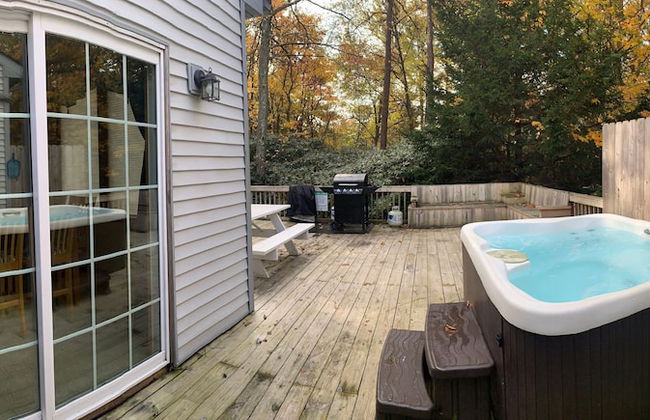 Harmony Ridge by Avantstay Large Deck w Hot Tub Forest Views - Photo 38