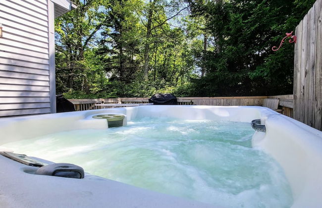 Harmony Ridge by Avantstay Large Deck w Hot Tub Forest Views - Photo 39