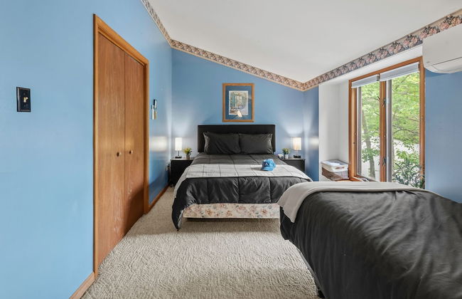 Harmony Ridge by Avantstay Large Deck w Hot Tub Forest Views - Photo 27