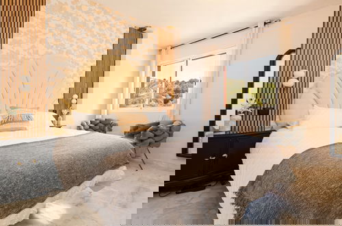 Foto 8 - Plush Penthouse With Terrace