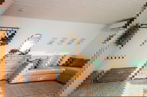 Foto 8 - 4 Person Holiday Home in Knebel