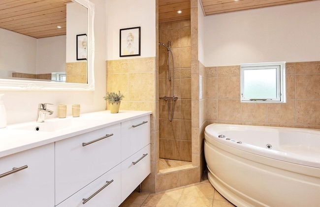 10 Person Holiday Home in Otterup - Foto 14