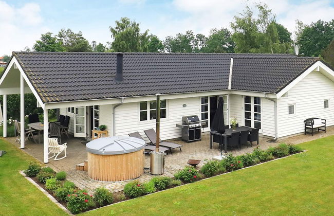 10 Person Holiday Home in Otterup - Foto 1