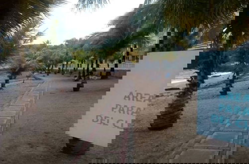 Foto 14 - Room in Guest Room - Room in Comfortable Apartment Located on the Beach Very Close to the City