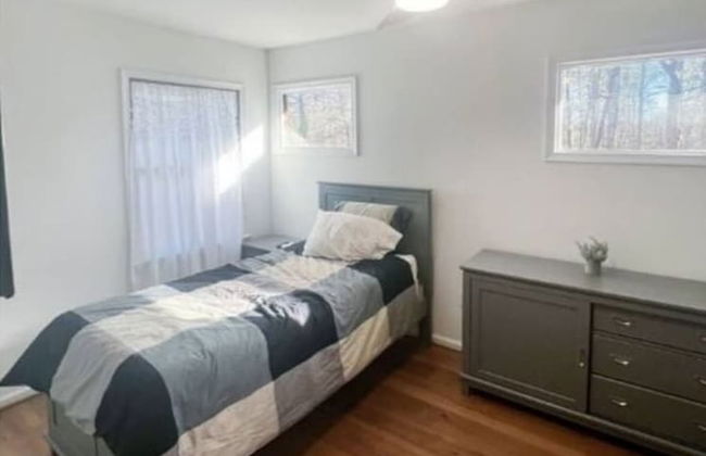 Cozy and Comfy with Lake Access - Foto 10
