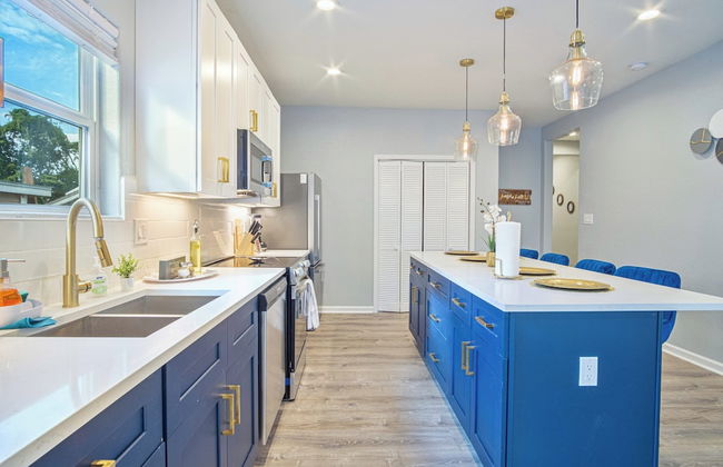 Lovely & Charming 4br/2.5ba Near Downtown's Prime - Photo 11