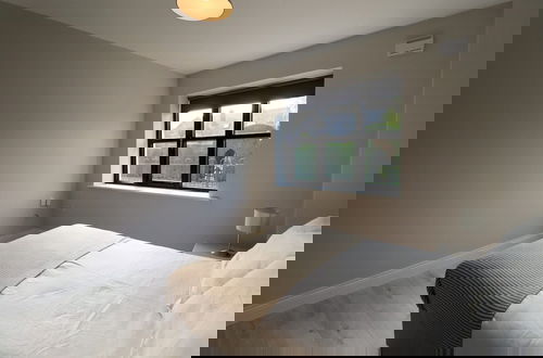 Photo 2 - Inviting 2-bed Apartment in Dublin