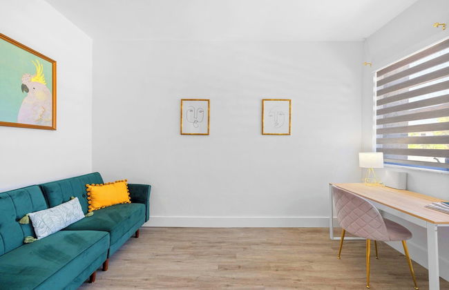 Enjoy a Cozy Stay in Miami House - Photo 19