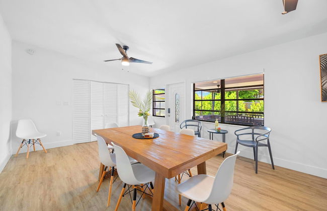 Enjoy a Cozy Stay in Miami House - Photo 6