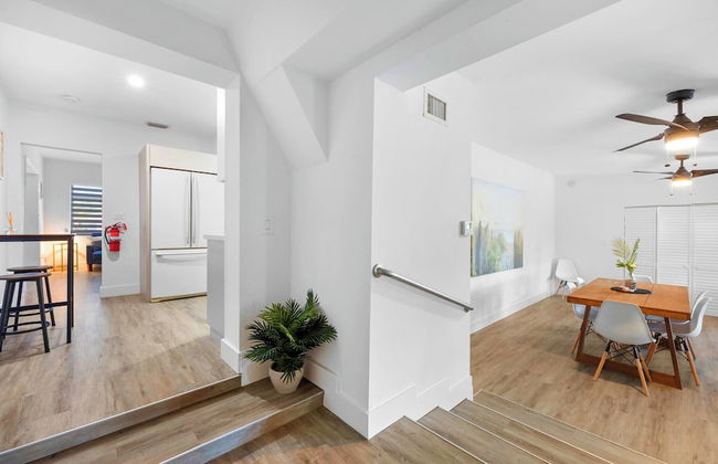 Enjoy a Cozy Stay in Miami House - Photo 27