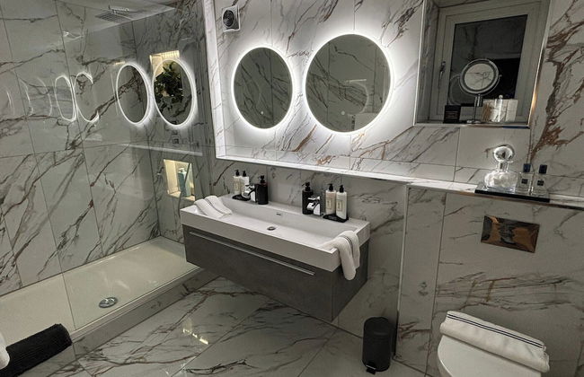 Sheffield-apartment-sleeps4-parking-hottub - Foto 10