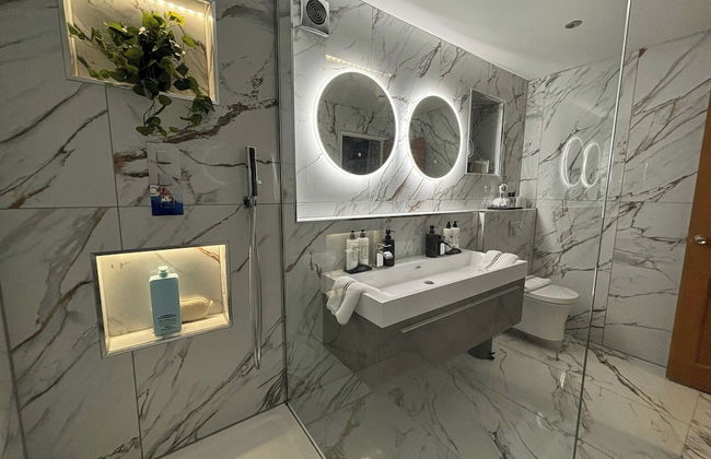 Sheffield-apartment-sleeps4-parking-hottub - Foto 12