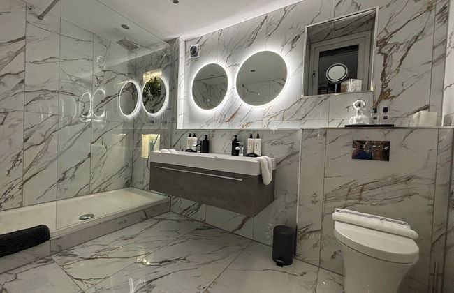 Sheffield-apartment-sleeps4-parking-hottub - Foto 11