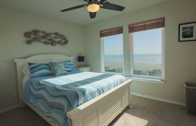 Superb Home With Private Walkover to Beach - Foto 21