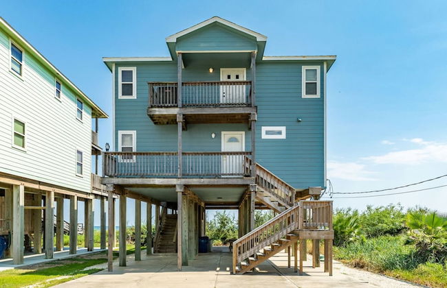 Superb Home With Private Walkover to Beach - Foto 43