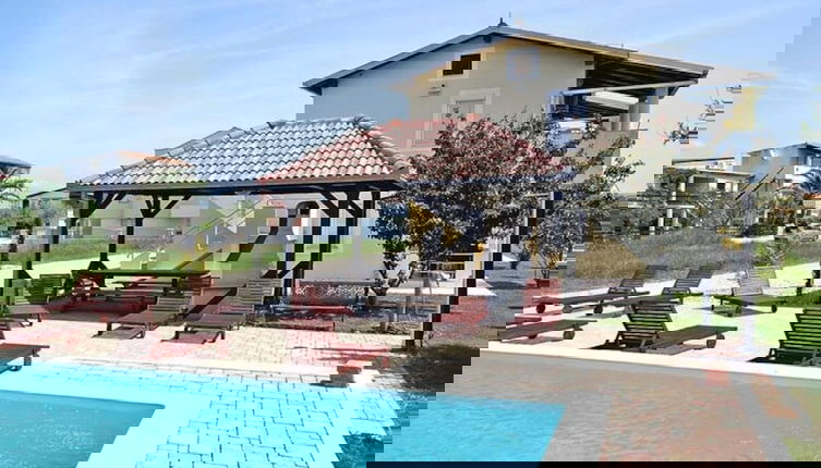 Foto 1 - Apartment Lug With Pool for six Person