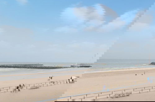 Foto 34 - Vintage Apartment With sea View in Ostend