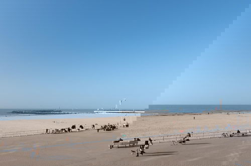 Foto 38 - Vintage Apartment With sea View in Ostend