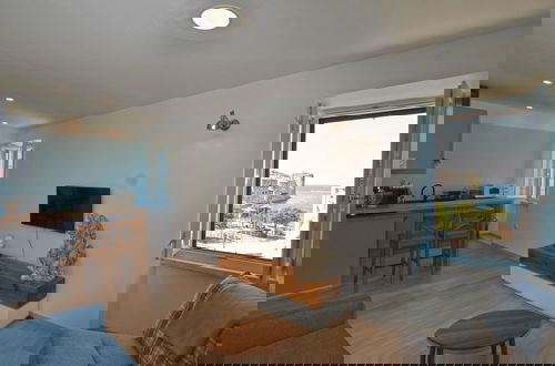 Foto 13 - Sunny Rovinj Apartment With Sea View