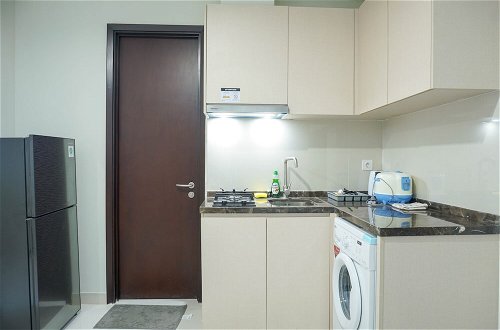 Photo 8 - Contemporer 1BR Apartment @ Puri Mansion