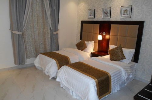 Photo 14 - Julanar Alsharq Suites