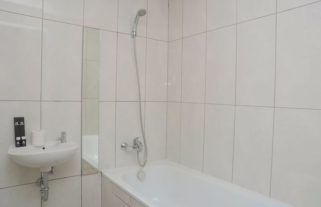 Brand New and Cozy Living Stay 2BR @ Grand Kamala Lagoon - Foto 17