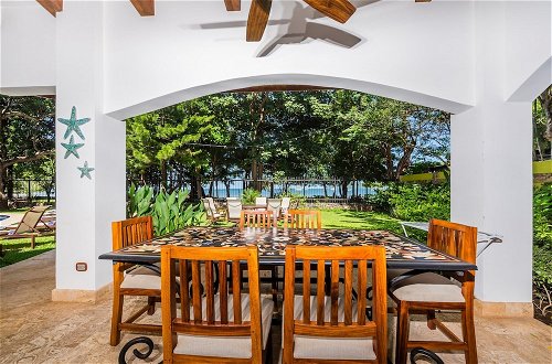Foto 19 - Blue Jewel Oceanfront Private Villa