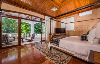 Photo 3 - Blue Jewel Oceanfront Private Villa