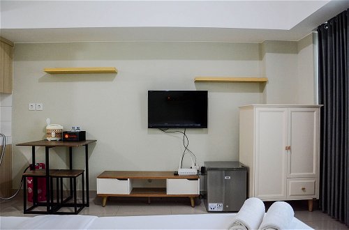 Photo 8 - Comfortable Studio Apartment at Springlake Summarecon