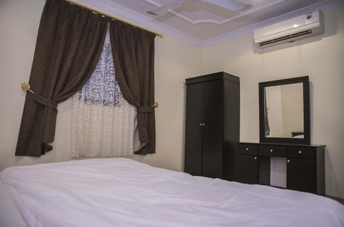 Foto 13 - Al Eairy Furnished Apartments Qassim 1