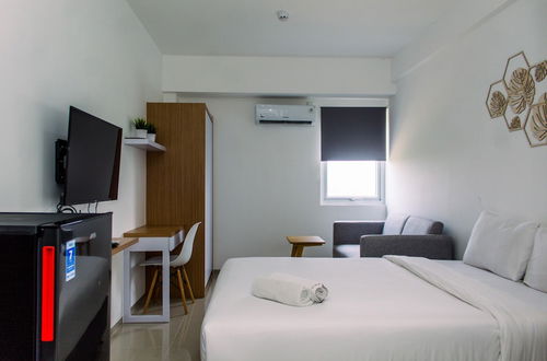 Photo 4 - Cozy Studio Room Apartment At Aeropolis Residence