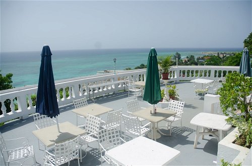 Foto 21 - Skymiles Beach Suite At Montego Bay Club Resort