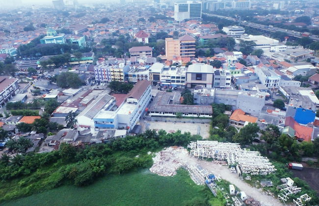 Best Price Green Pramuka Apartment - Foto 37