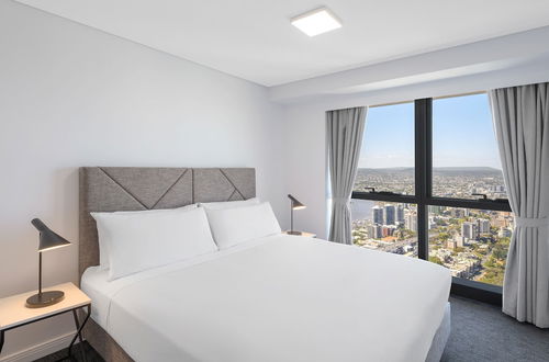 Photo 13 - Meriton Suites Adelaide Street, Brisbane