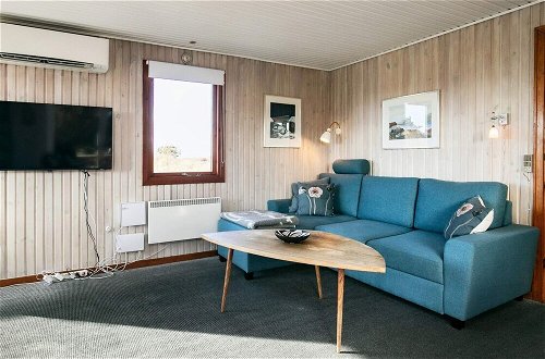 Photo 5 - 5 Person Holiday Home in Lokken