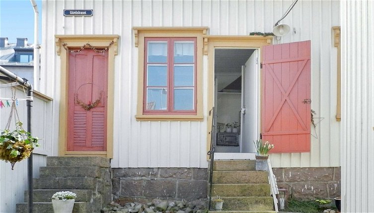 Photo 1 - 6 Person Holiday Home in Lysekil