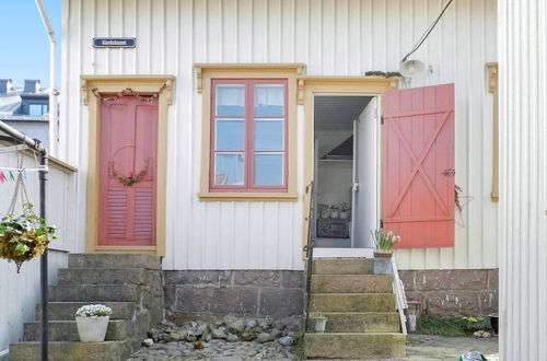 Photo 1 - 6 Person Holiday Home in Lysekil