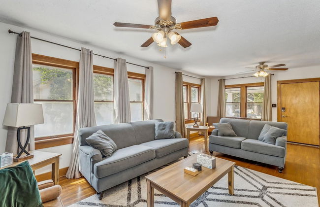 Cute Cozy and Cheerful 3 Bedroom House - Foto 14