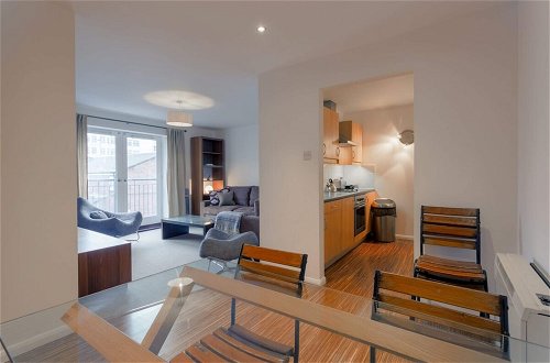 Photo 16 - A Spacious 2 Bedroom Apartment In Aldgate East