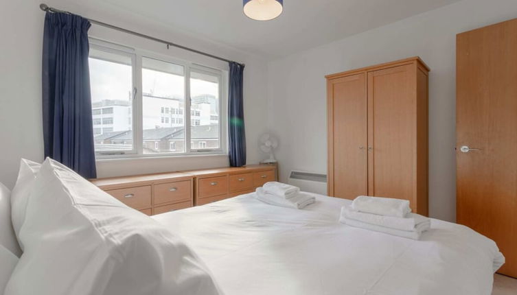 Foto 1 - A Spacious 2 Bedroom Apartment In Aldgate East