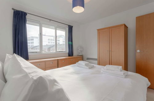 Foto 1 - A Spacious 2 Bedroom Apartment In Aldgate East