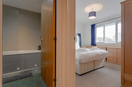 Photo 3 - A Spacious 2 Bedroom Apartment In Aldgate East