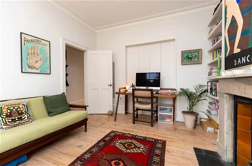 Photo 22 - Beautiful 2 Bedroom Townhouse With Garden in Kentish Town