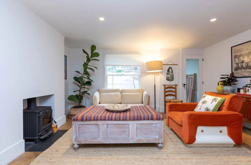 Foto 27 - Beautiful 2 Bedroom Townhouse With Garden in Kentish Town