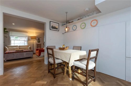 Foto 16 - Beautiful 2 Bedroom Townhouse With Garden in Kentish Town