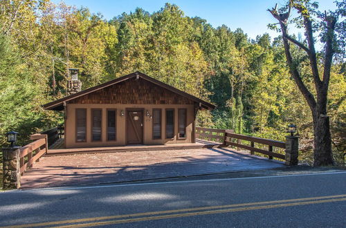 Photo 25 - Rays Chalet - Unique and Cozy Riverfront Home