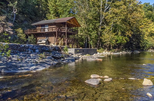 Photo 17 - Rays Chalet - Unique and Cozy Riverfront Home