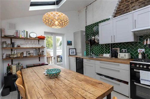 Photo 14 - Bright 2 Bedroom Flat in Lower Clapton
